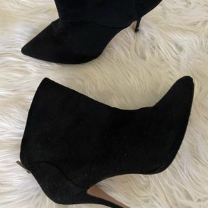 Stunning Pura Lopez Black Suede Pointed Toe Booties – Size 9 (40)
